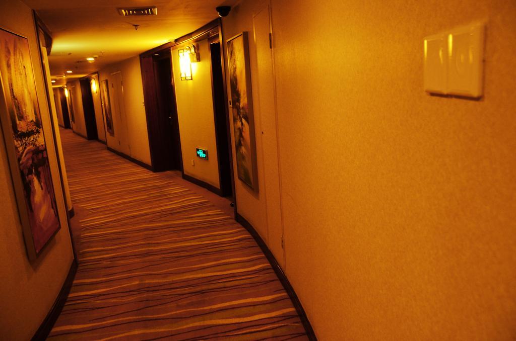 Vienna International Hotel - Expo Branch Shanghai Exterior foto